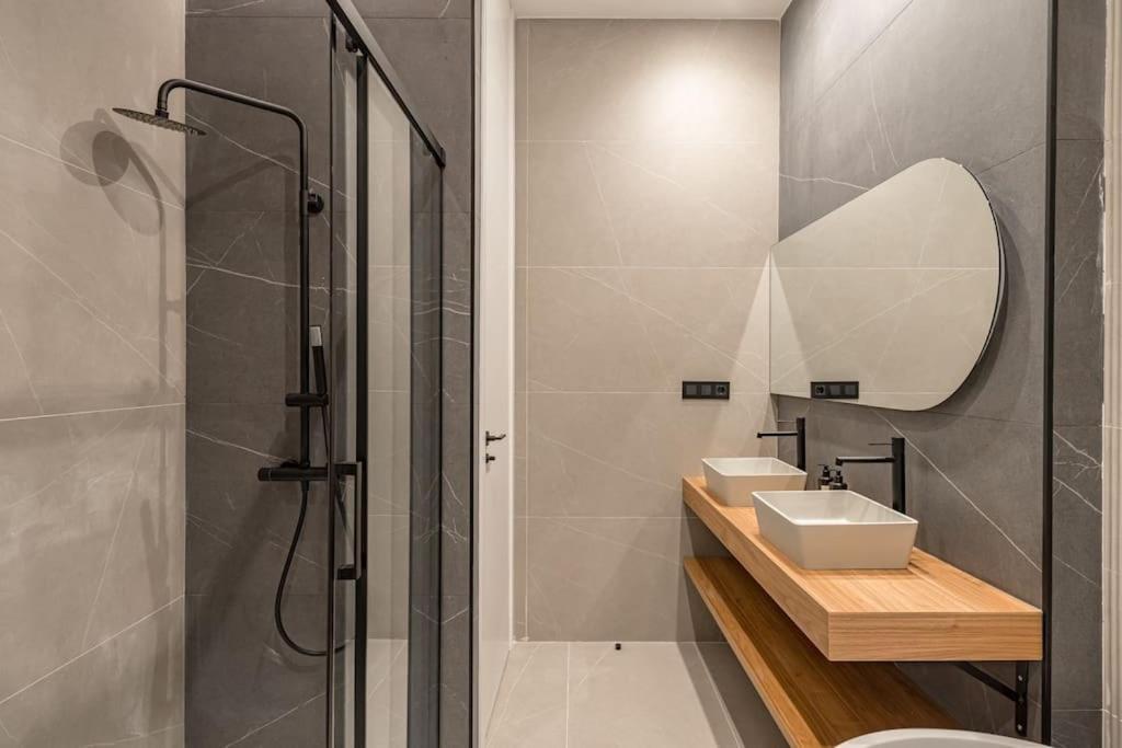 Centro XIII Calle De La Paz 2Br 2Bh Madrid Luaran gambar