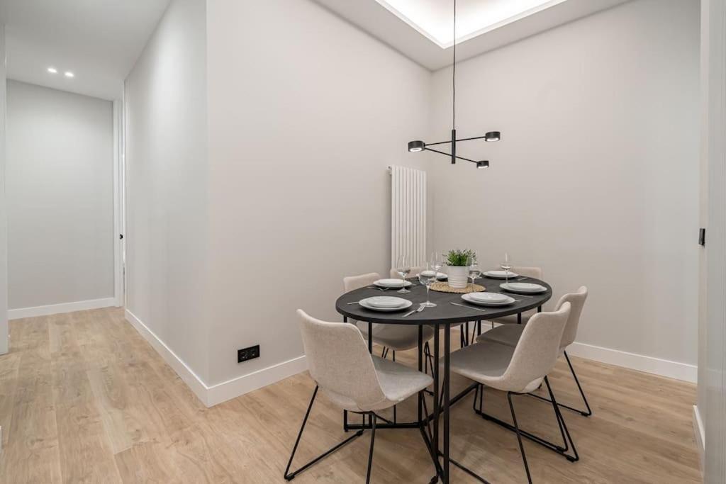 Centro XIII Calle De La Paz 2Br 2Bh Madrid Luaran gambar